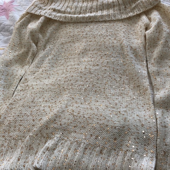 Sweater - Picture 2 of 4